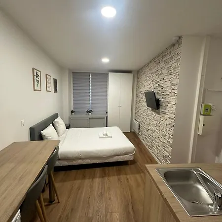 Parisian Art Retreat: Charming Flat Near Modern Museums Paris